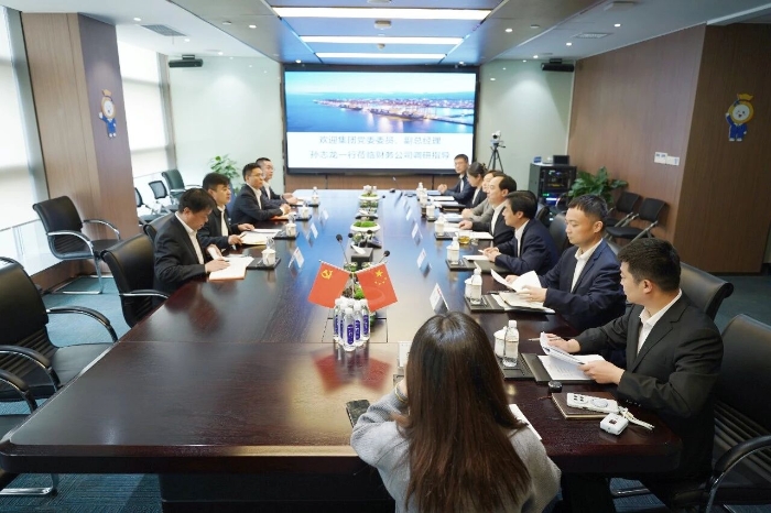 集团领导孙志龙一行到财务公司调研指导